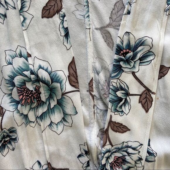 Everly Small Cardigan Kimono Floral Open Front - Picture 2 of 3